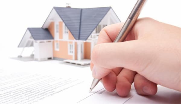Giấy tờ viết tay có hiệu lực pháp lý khi mua bán nhà đất nếu được công chứng.